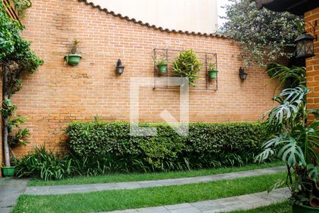 Casa à venda com 761m², 3 quartos e 6 vagas Casa à venda com 761m², 3 quartos e 6 vagasGaragem