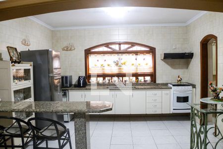 Casa à venda com 761m², 3 quartos e 6 vagas Casa à venda com 761m², 3 quartos e 6 vagasCozinha