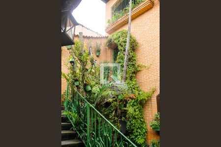 Casa à venda com 761m², 3 quartos e 6 vagas Casa à venda com 761m², 3 quartos e 6 vagasGaragem