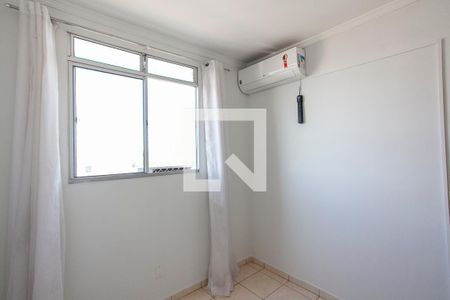 Quarto 1 de apartamento para alugar com 2 quartos, 42m² em Shopping Park, Uberlândia