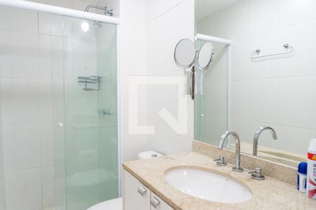 Banheiro da Suíte de apartamento para alugar com 2 quartos, 57m² em Jardim Prudência, São Paulo
