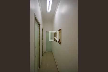 Corredor de apartamento para alugar com 3 quartos, 68m² em Centro, Nilópolis