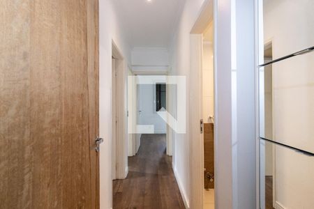 Corredor para os quartos de apartamento para alugar com 3 quartos, 89m² em Vila Olímpia, São Paulo