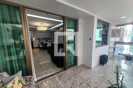 Sacada de apartamento à venda com 4 quartos, 167m² em Icaraí, Niterói