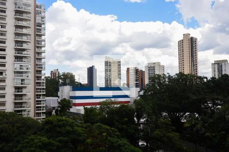 Apartamento à venda com 180m², 4 quartos e 4 vagas Apartamento à venda com 180m², 4 quartos e 4 vagasVista