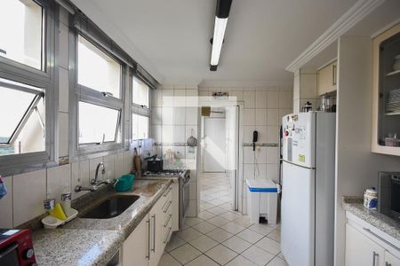 Apartamento à venda com 180m², 4 quartos e 4 vagas Apartamento à venda com 180m², 4 quartos e 4 vagasCozinha