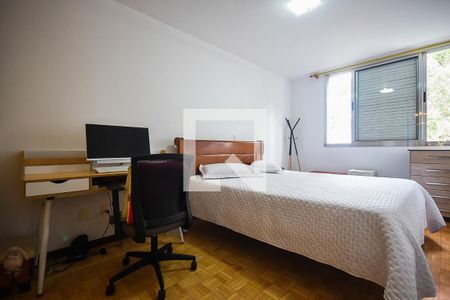 Apartamento à venda com 180m², 4 quartos e 4 vagas Apartamento à venda com 180m², 4 quartos e 4 vagasSuíte