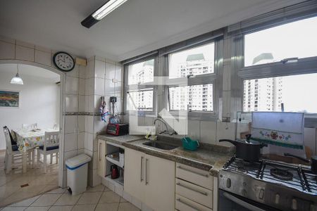 Apartamento à venda com 180m², 4 quartos e 4 vagas Apartamento à venda com 180m², 4 quartos e 4 vagasCozinha