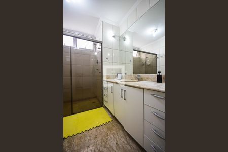 Apartamento à venda com 180m², 4 quartos e 4 vagas Apartamento à venda com 180m², 4 quartos e 4 vagasBanheiro
