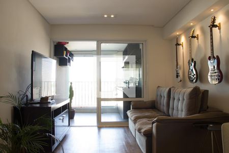 Sala de tv de apartamento à venda com 3 quartos, 75m² em Vila Morse, São Paulo