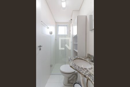 Banheiro de apartamento para alugar com 1 quarto, 28m² em Vila Mazzei, São Paulo