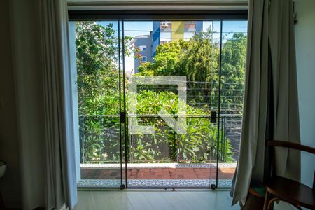 Quarto 1 de casa para alugar com 3 quartos, 280m² em Azenha, Porto Alegre