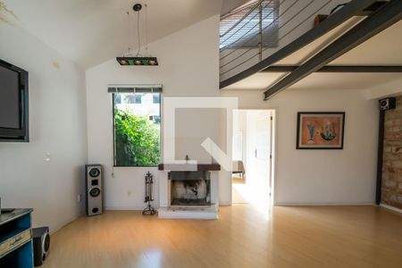 Sala íntima de casa para alugar com 3 quartos, 280m² em Azenha, Porto Alegre