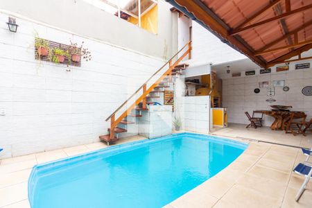 Piscina de casa à venda com 3 quartos, 226m² em Jardim das Flores, Osasco