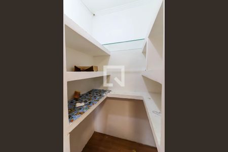 Quarto - Roupeiro de casa para alugar com 1 quarto, 300m² em Jardim Saint Moritz, Taboão da Serra
