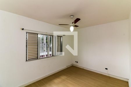 Quarto 1 de casa para alugar com 3 quartos, 80m² em Vila Vitorio Mazzei, São Paulo