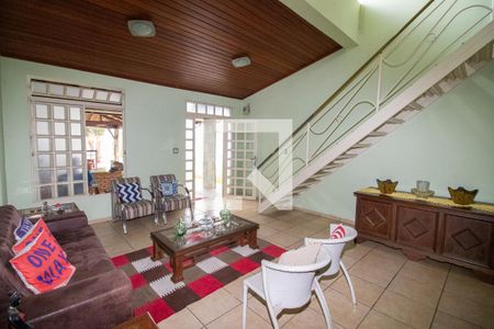 Sala de casa à venda com 5 quartos, 360m² em Filadélfia, Betim