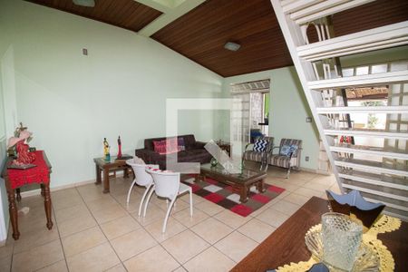 Sala de casa à venda com 5 quartos, 360m² em Filadélfia, Betim