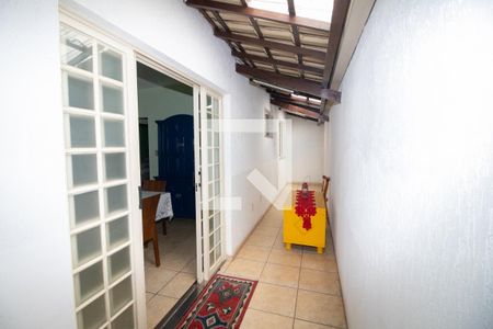 Varanda da Sala de casa à venda com 5 quartos, 360m² em Filadélfia, Betim