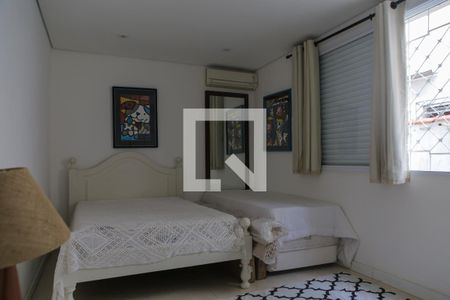 Quarto de casa para alugar com 3 quartos, 151m² em Ponta da Praia, Santos