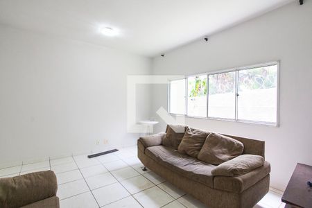 Sala de apartamento para alugar com 2 quartos, 50m² em Chácaras Tubalina E Quartel, Uberlândia