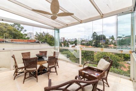 Casa à venda com 4 quartos, 350m² em Pacaembu, São Paulo