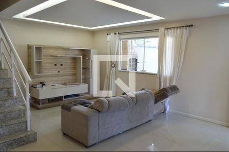 Sala de casa de condomínio à venda com 4 quartos, 210m² em Pechincha, Rio de Janeiro