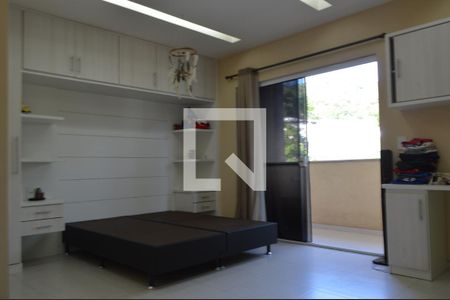 Suíte  de casa de condomínio à venda com 4 quartos, 210m² em Pechincha, Rio de Janeiro
