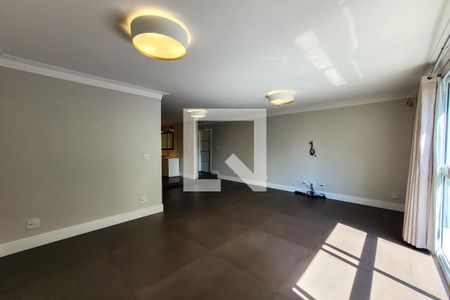 sala de estar de casa à venda com 3 quartos, 520m² em Cambuci, São Paulo