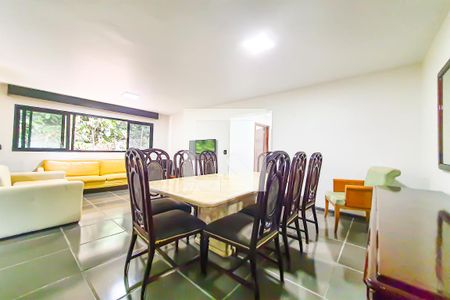 Sala de apartamento para alugar com 3 quartos, 160m² em Balneário Cidade Atlântica, Guarujá