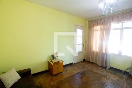 Casa à venda com 140m², 3 quartos e 2 vagasSala