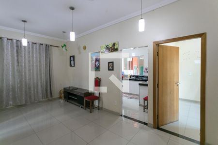 Sala 2 de casa para alugar com 6 quartos, 300m² em Horto Florestal, Belo Horizonte