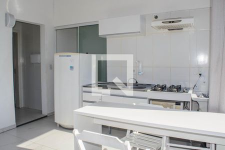Mesa de Jantar + Cozinha de kitnet/studio para alugar com 1 quarto, 34m² em Ingleses do Rio Vermelho, Florianópolis