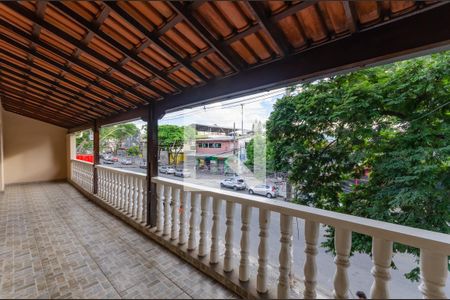 Varanda de casa para alugar com 3 quartos, 360m² em Rio Branco, Belo Horizonte