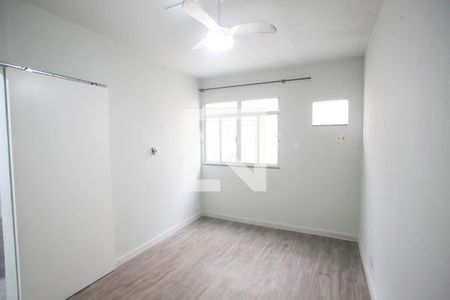 Quarto 1 de apartamento para alugar com 2 quartos, 61m² em Taquara, Rio de Janeiro