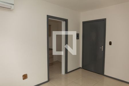 Sala/Quarto de kitnet/studio à venda com 1 quarto, 29m² em São Sebastião, Porto Alegre