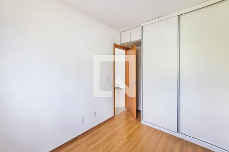 Quarto 1 de apartamento para alugar com 2 quartos, 48m² em Planalto, Belo Horizonte