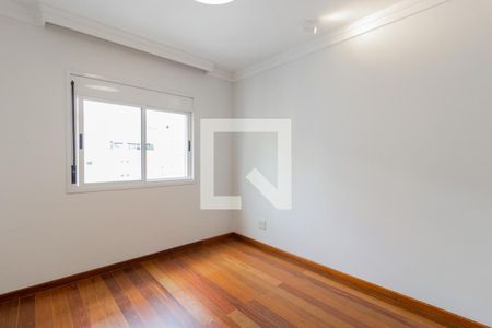 Suíte de apartamento para alugar com 3 quartos, 130m² em Vila Uberabinha, São Paulo