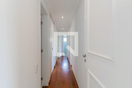 Corredor de apartamento para alugar com 3 quartos, 130m² em Vila Uberabinha, São Paulo