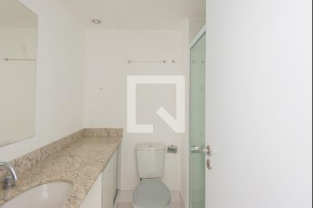 Banheiro de apartamento para alugar com 1 quarto, 27m² em Partenon, Porto Alegre