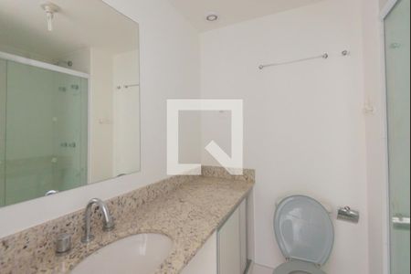 Banheiro de apartamento para alugar com 1 quarto, 27m² em Partenon, Porto Alegre