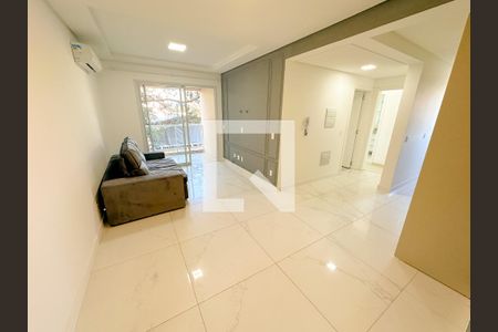 Sala  de apartamento para alugar com 2 quartos, 122m² em Canasvieiras, Florianópolis