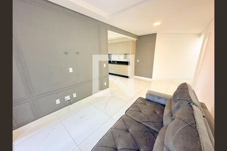 Sala  de apartamento para alugar com 2 quartos, 122m² em Canasvieiras, Florianópolis