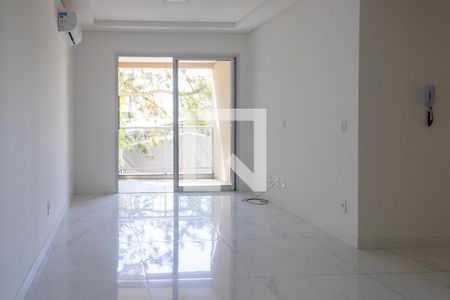 Sala de apartamento para alugar com 2 quartos, 122m² em Canasvieiras, Florianópolis