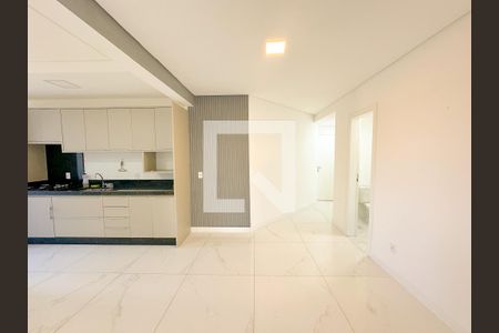 Sala  de apartamento para alugar com 2 quartos, 122m² em Canasvieiras, Florianópolis