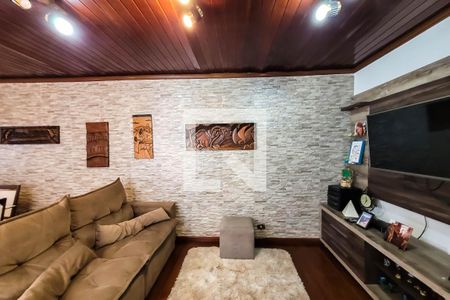 Detalhe sala de estar de casa para alugar com 4 quartos, 240m² em Cambuci, São Paulo