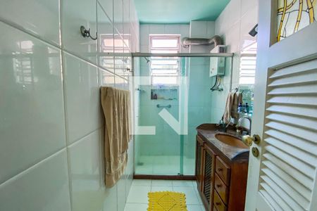 Banheiro social de apartamento à venda com 2 quartos, 78m² em Laranjeiras, Rio de Janeiro