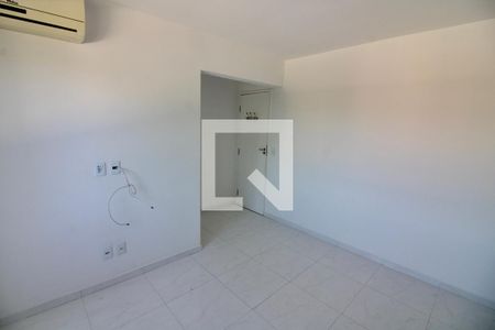 Suite de casa de condomínio para alugar com 2 quartos, 70m² em Vargem Grande, Rio de Janeiro