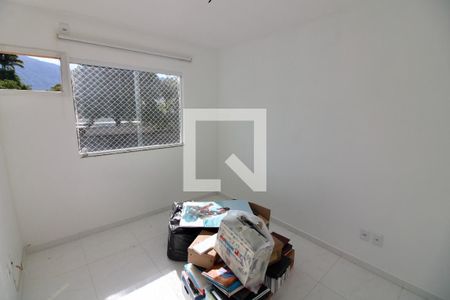 Quarto  de casa de condomínio para alugar com 2 quartos, 70m² em Vargem Grande, Rio de Janeiro