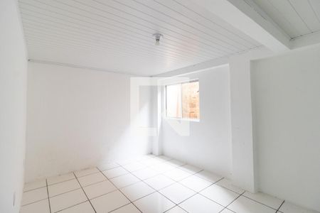 Quarto de casa para alugar com 2 quartos, 110m² em Guajuviras, Canoas